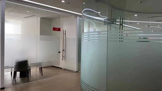 Permanent Afneembare zelfklevende glazen venstersticker 280g Gewicht voor kantoorversiering